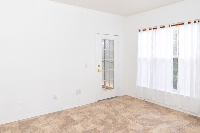 Foto del edificio - 13115 Harbour Vista Cir