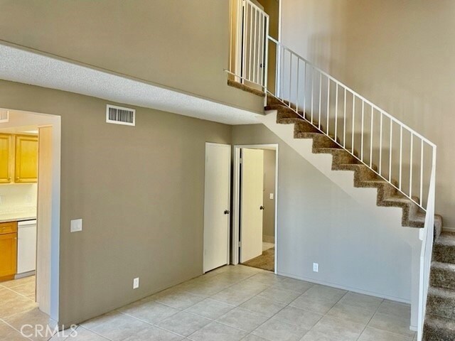 Foto del edificio - 51080 Eisenhower Dr