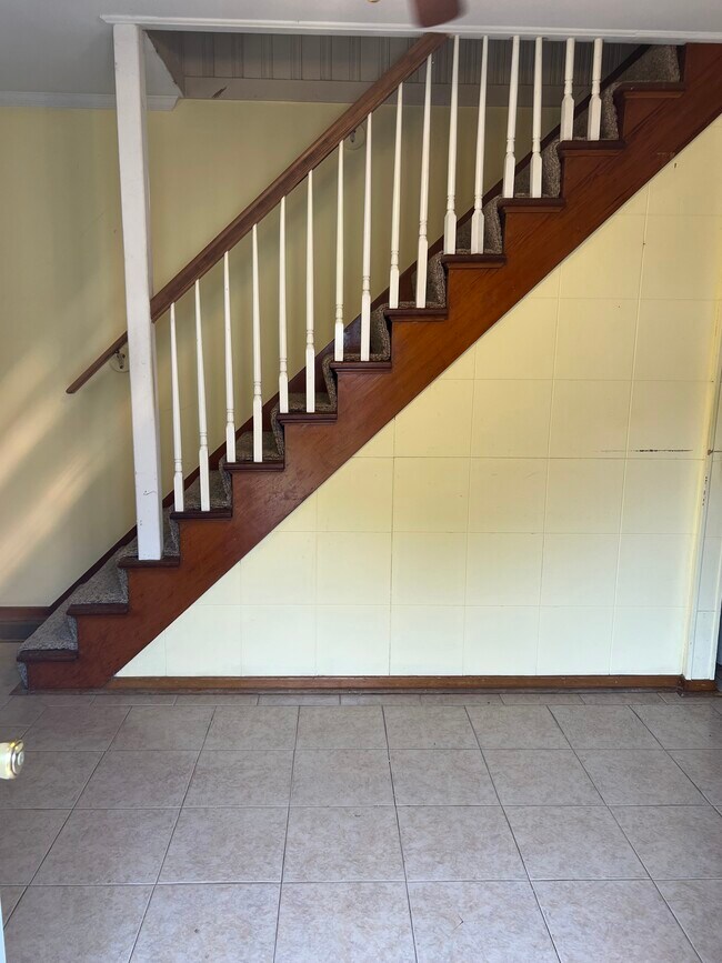 Staircase - 5997 Penn St