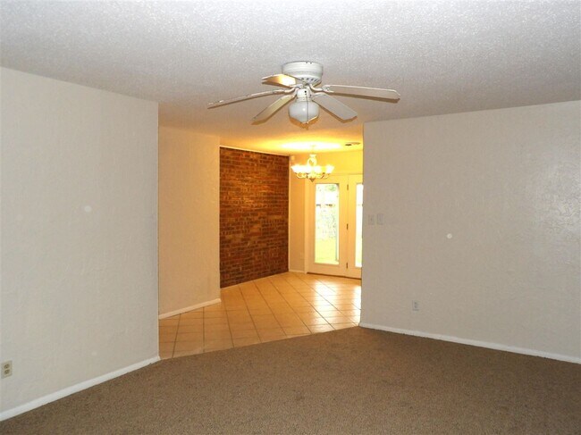 Foto del edificio - 3903 SE Camden Way