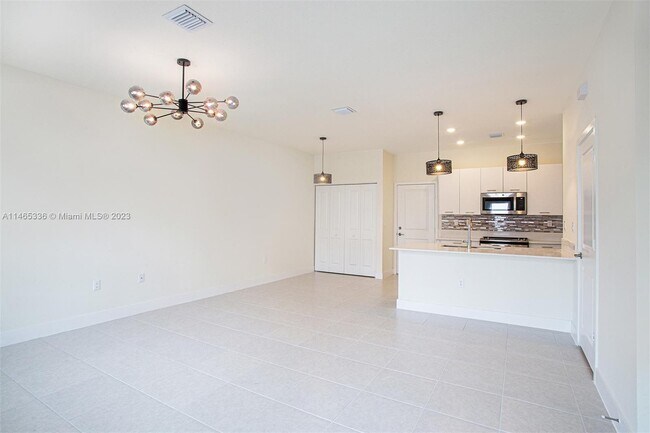 Foto del edificio - 8160 NW 42nd St