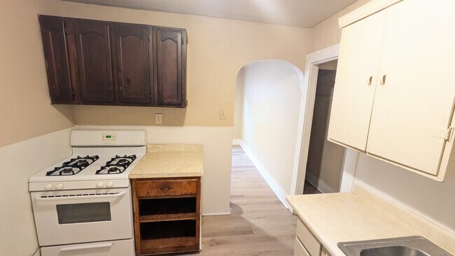 Foto del edificio - 1308 E 8th St