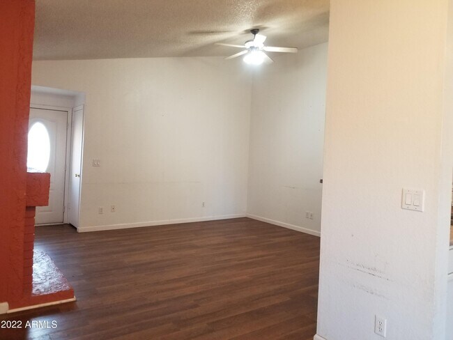Building Photo - 6326 W Christy Dr