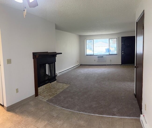 Building Photo - 1095
