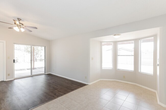 Building Photo - 14426 N 42Nd Place