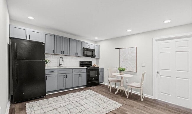 Building Photo - 5132 Pembridge Ave