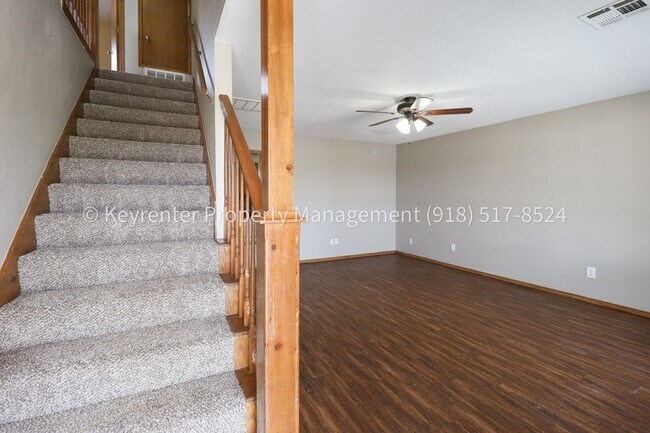 Foto del edificio - N Willow Dr Duplex