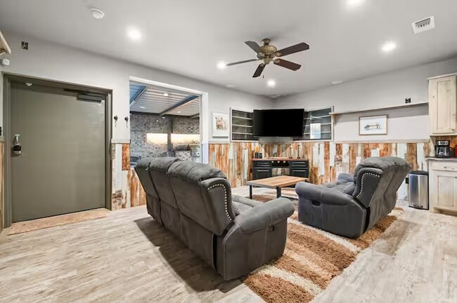 Foto del edificio - Fully Furnished Rental at Buffalo Springs Lake! All bills paid!