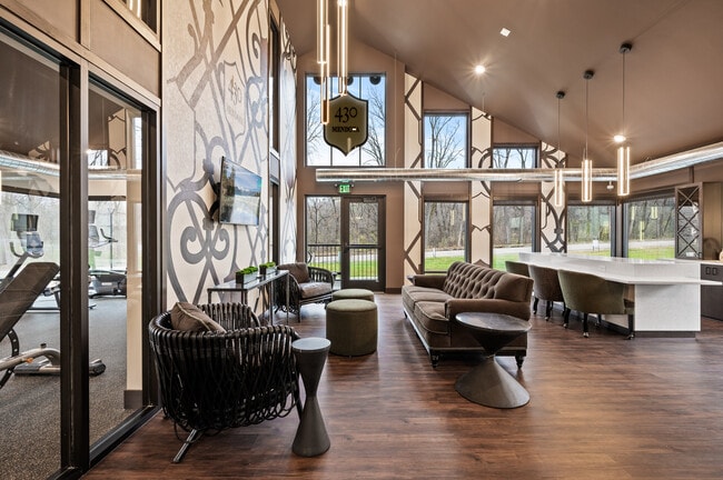Building Photo - 430 Mendota