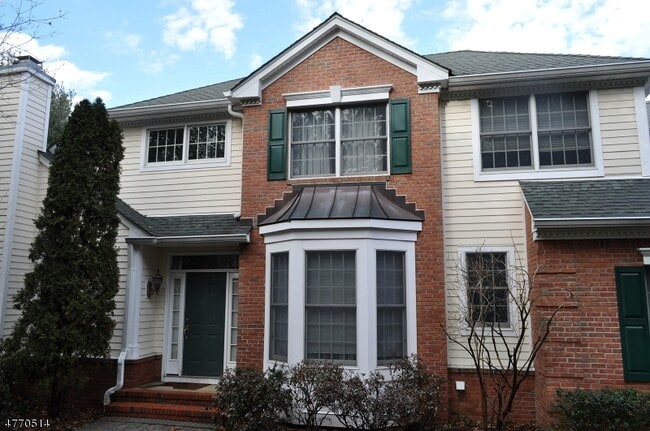 Building Photo - 210 Fieldstone Terrace