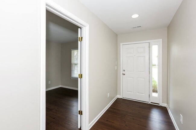 Foto del edificio - 1424 Jabbok Pl NW