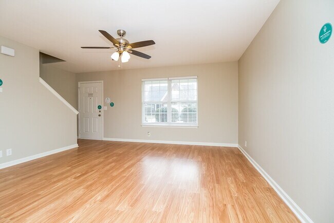 Foto del edificio - 843 Kanatak Ln