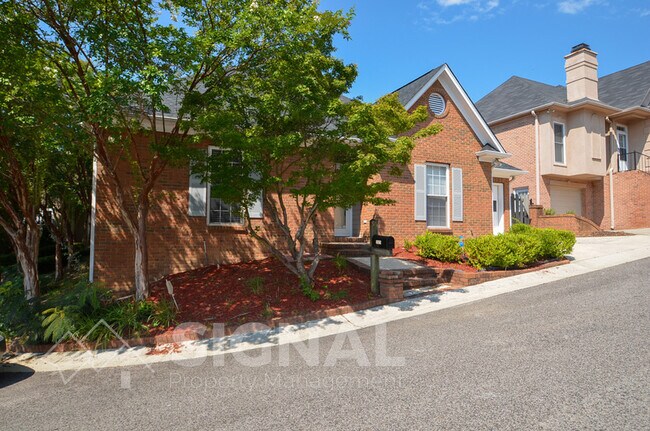 Building Photo - 2825 Seven Oaks Cir