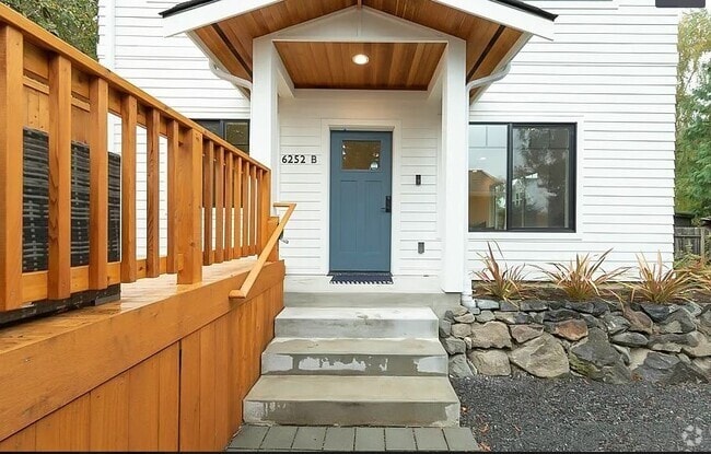 Building Photo - 6252 52nd Ave NE