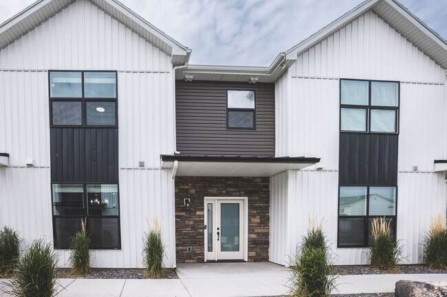 Foto del edificio - MODERN 4 BED 3 BATH TOWNHOME IN SUGAR CITY