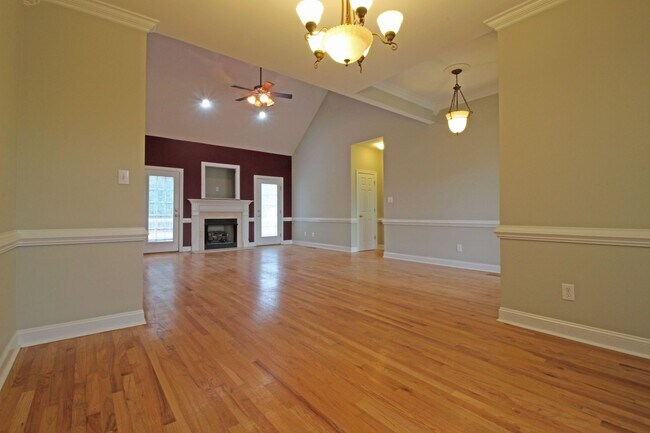 Building Photo - Lane Tree