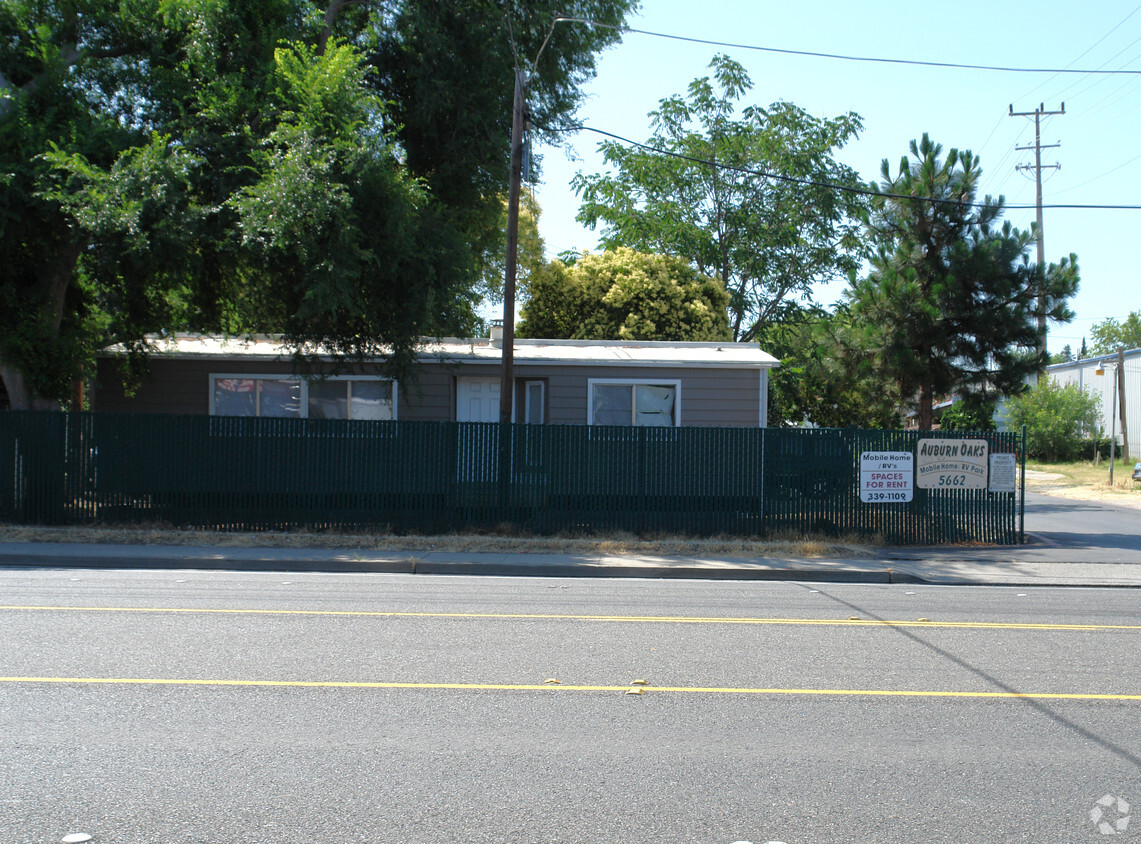 Building Photo - Auburn Oaks Mobile Home Park