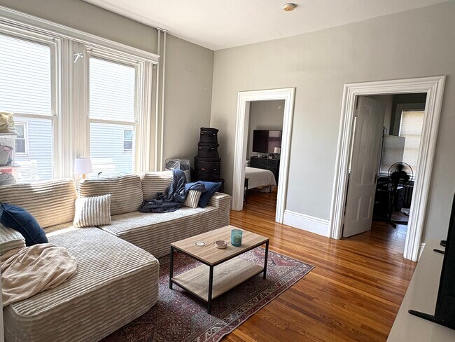 Building Photo - 271 Highland Ave