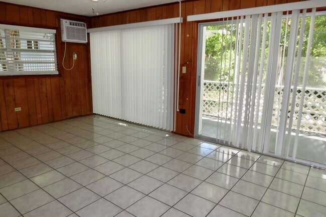 Foto del edificio - 661 Colson Dr