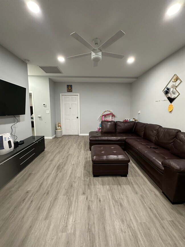 Building Photo - 75 Liberty Ave