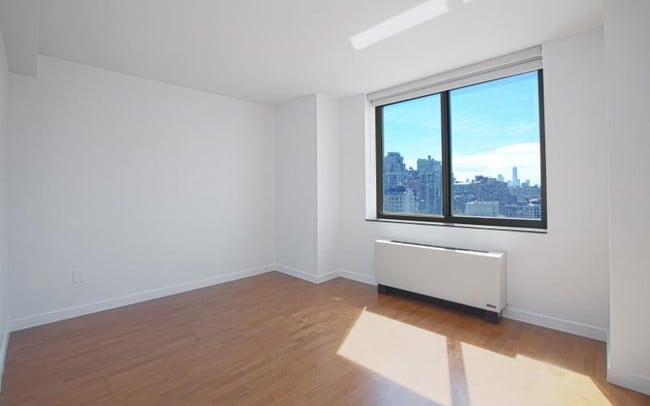 Building Photo - 400 West 43rd Street