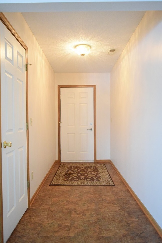 Building Photo - 6030 Cheswick Cove