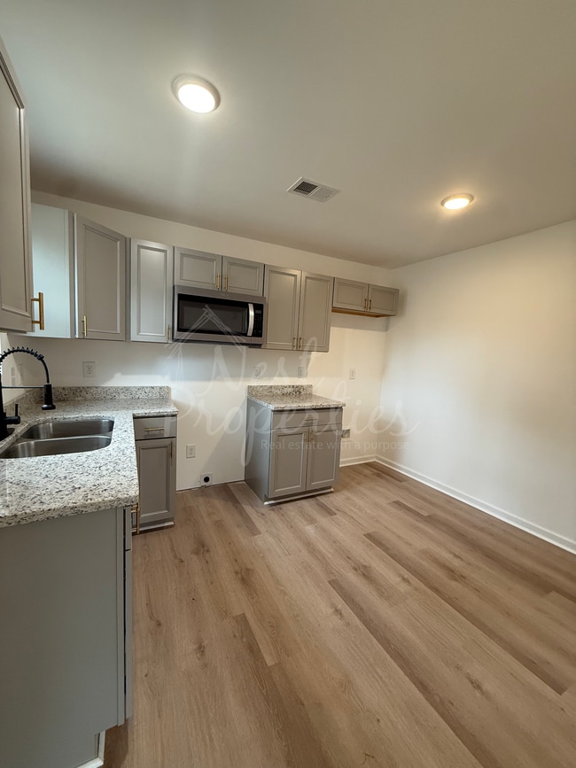 Building Photo - 1101 Woodale Cir