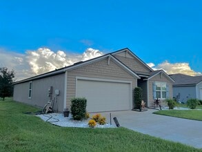 Building Photo - 124 Cody St