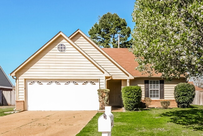 Building Photo - 7550 Roundleaf Dr