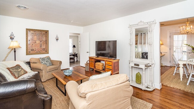 Building Photo - 1700 Allegro Dr