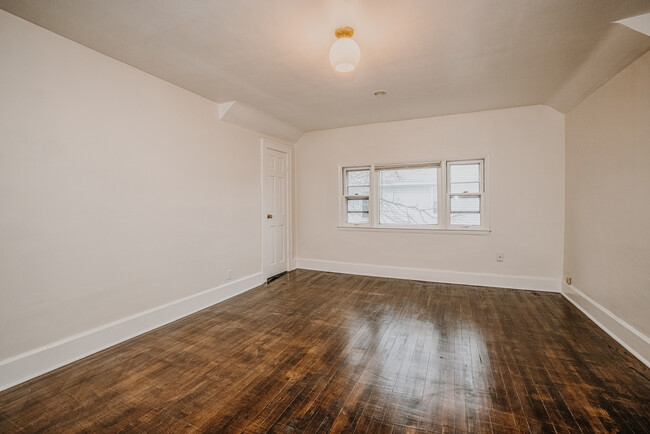 Living room - 3668 E Van Norman Ave