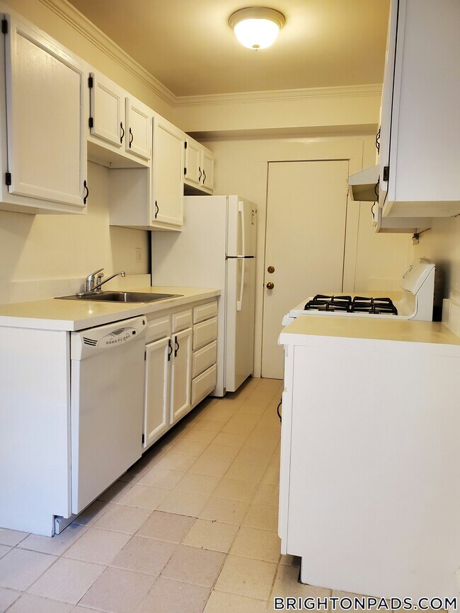 Building Photo - 100 Kilsyth Rd