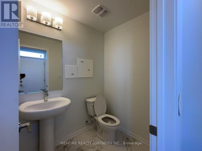 Building Photo - 90 Honeycrisp Cres