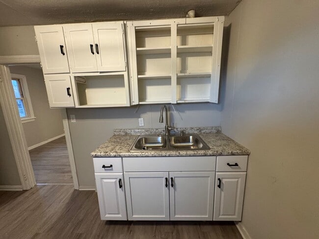 Building Photo - 117 W 30th St