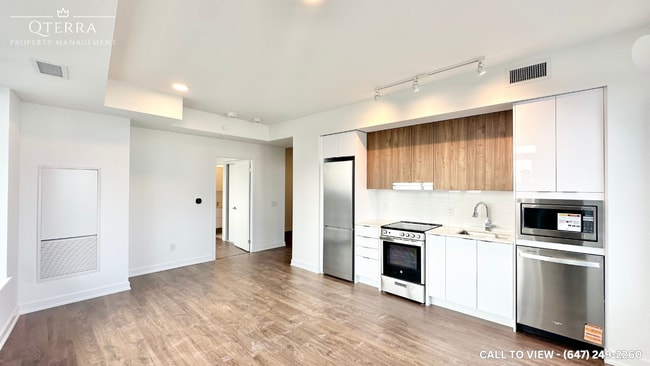 Building Photo - 5105 Hurontario St