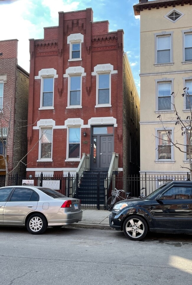 Building Photo - 1344 N Bosworth Ave