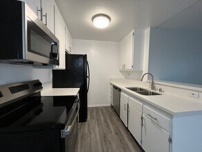 Interior Photo - 951 S. Oxford