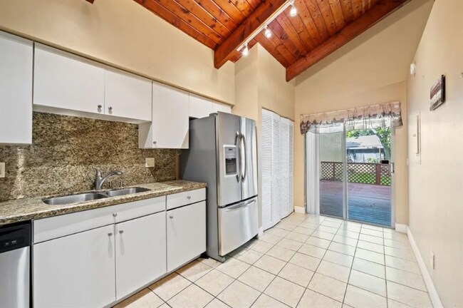 Foto del edificio - 2229 Nova Village Dr