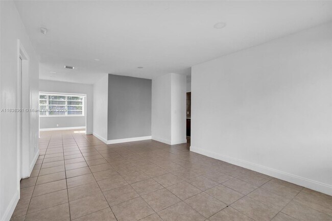 Foto del edificio - 3171 NW 16th St