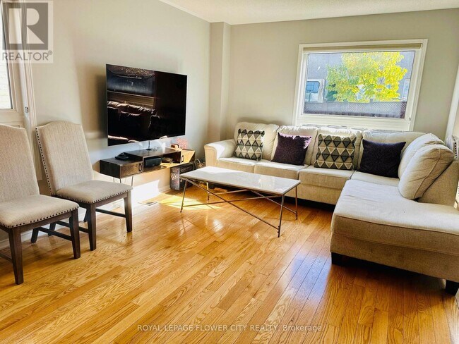 Photo du bâtiment - 6 Hollingsworth Cir