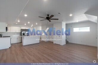 Building Photo - 1382 N Mdw Ln
