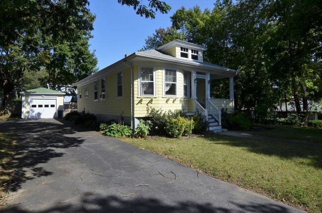Building Photo - 79 Fales Ave