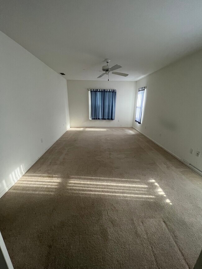 Master Bedroom - 2220 Jackson Heights Dr