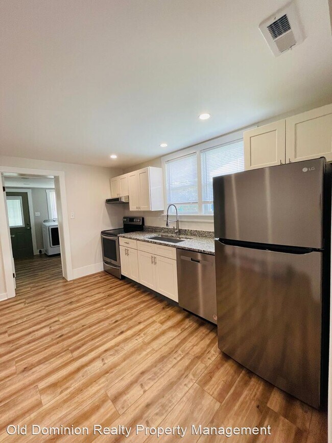 Building Photo - 3 br, 1 bath House - 104 Third Street