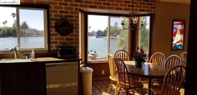 Foto del edificio - 1594 Willow Lake Rd