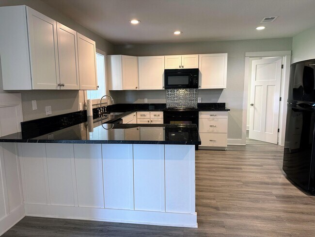 Foto del edificio - 1014 E Indian Creek Ranch Rd