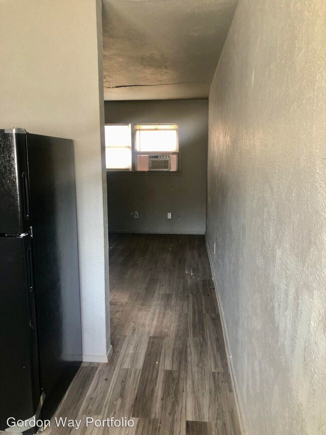 Building Photo - 535 42nd St