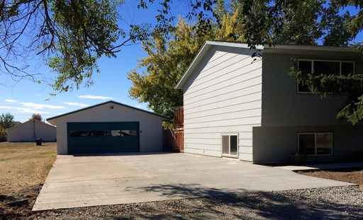 Building Photo - 312 Stillwater Ln