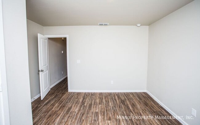 Building Photo - 2110 Langford Ave