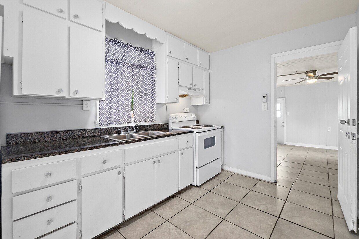 Photo - 626 Magnolia Ave (Daytona Beach, FL)